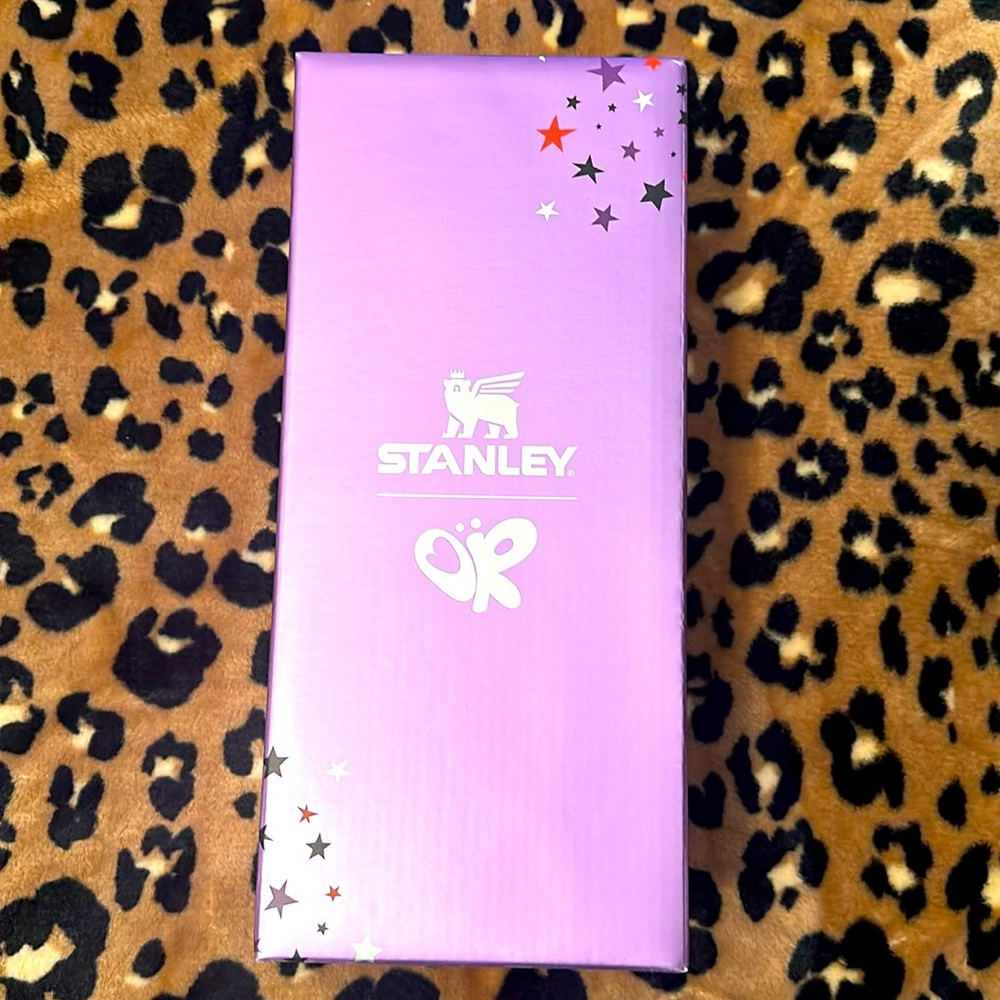 STANLEY x OLIVIA RODRIGO Quencher H2.O FlowState™ Tumbler 40 OZ Purple BRAND NEW
